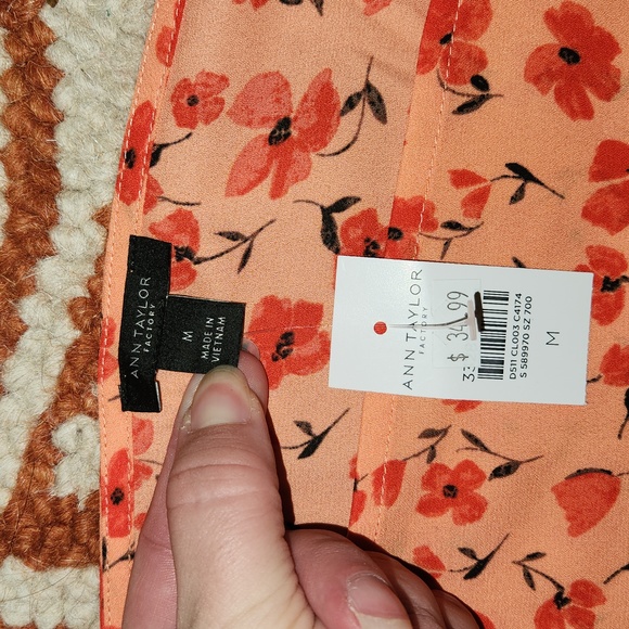 LOFT 5piece bundle - long and short sleeve tops all size medium - Picture 15 of 16